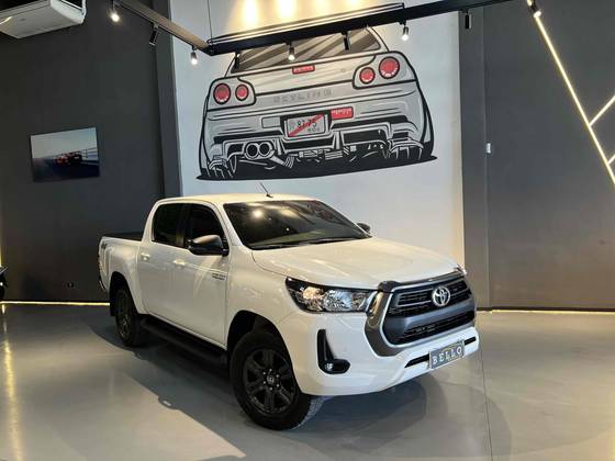 TOYOTA HILUX 2.8 D-4D TURBO DIESEL CD SR 4X4 AUTOMÁTICO